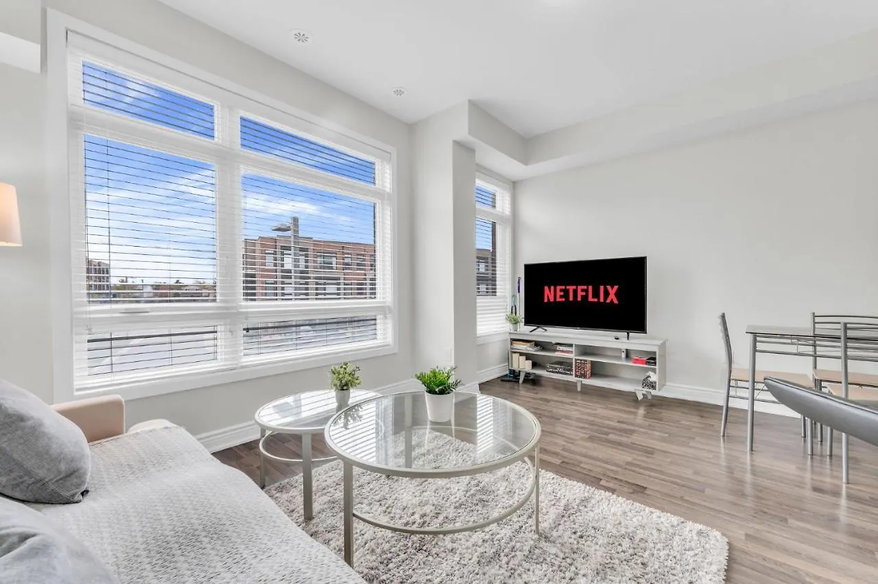 Apartment Home Away From Home - Remote Office - Vacation Stay Vaughan Canada