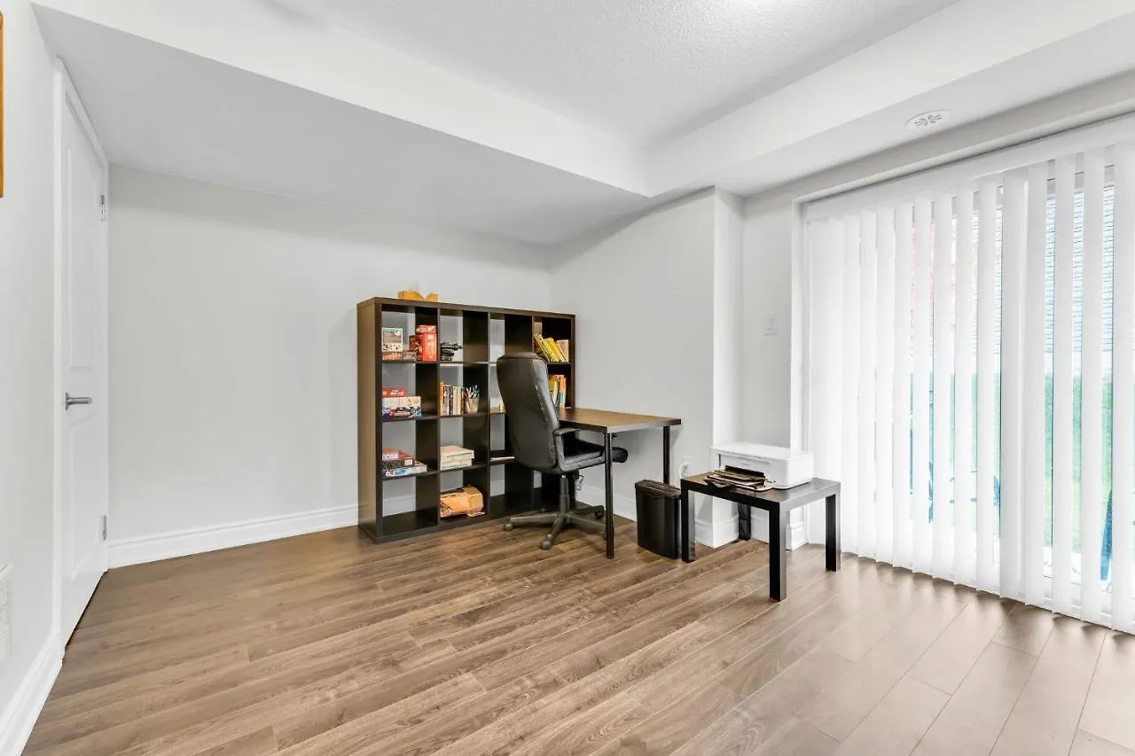 Home Away From Home - Remote Office - Vacation Stay Vaughan Apartment