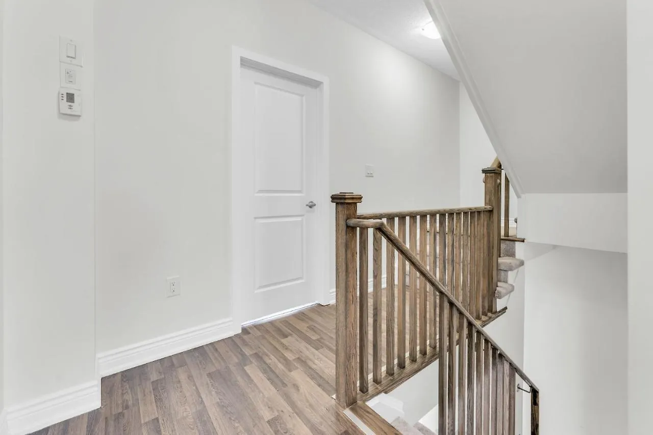 Home Away From Home - Remote Office - Vacation Stay Vaughan Canada