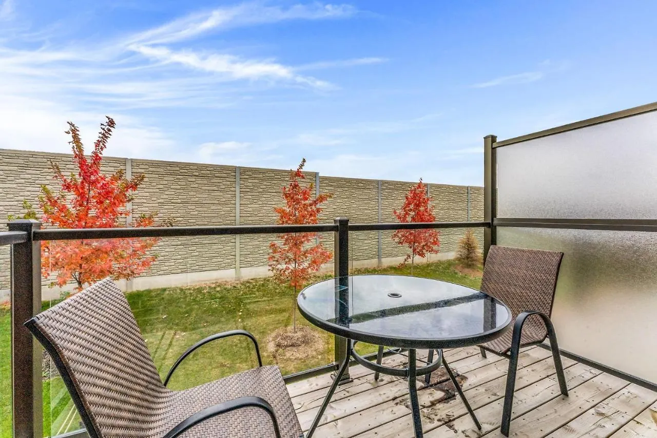 Apartment Home Away From Home - Remote Office - Vacation Stay Vaughan Canada