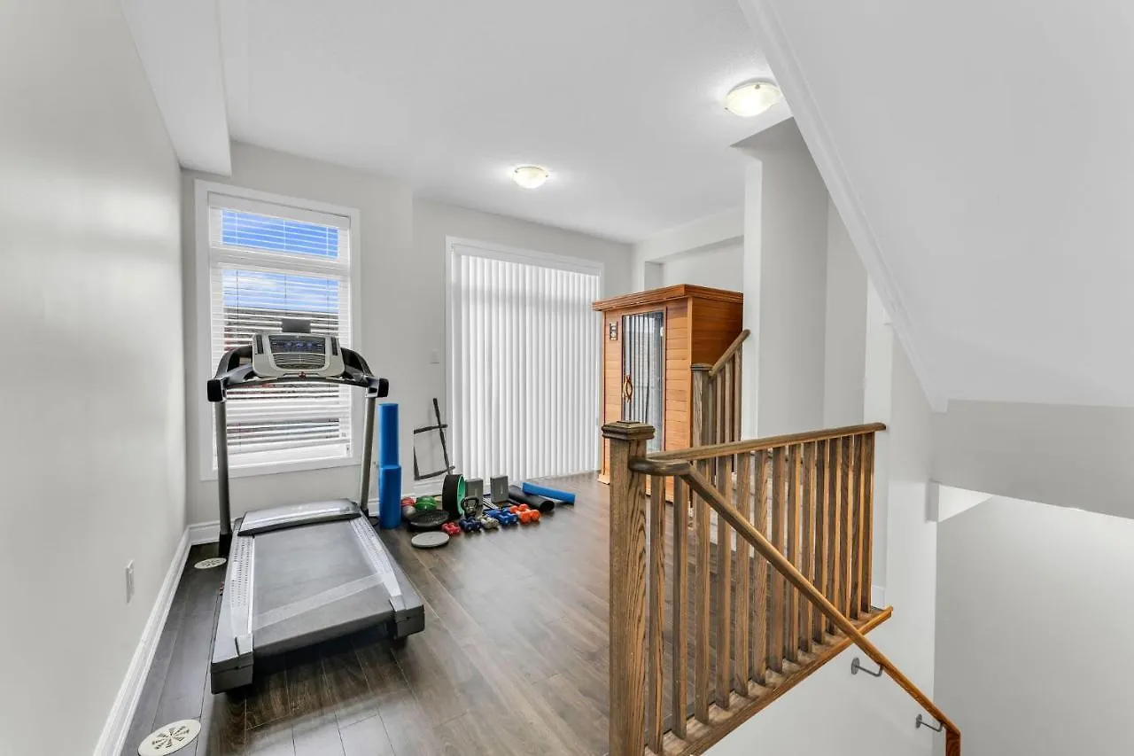 Home Away From Home - Remote Office - Vacation Stay Vaughan Apartment