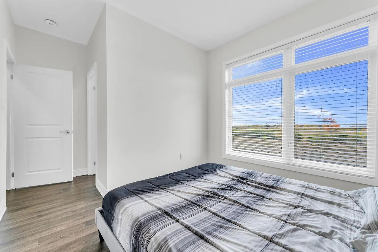 Home Away From Home - Remote Office - Vacation Stay Vaughan Apartment