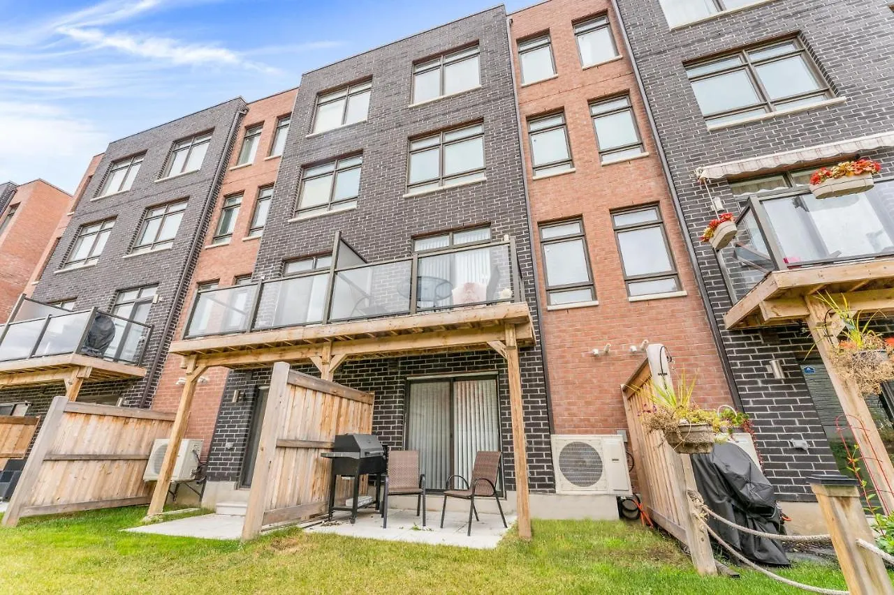 Home Away From Home - Remote Office - Vacation Stay Vaughan Canada