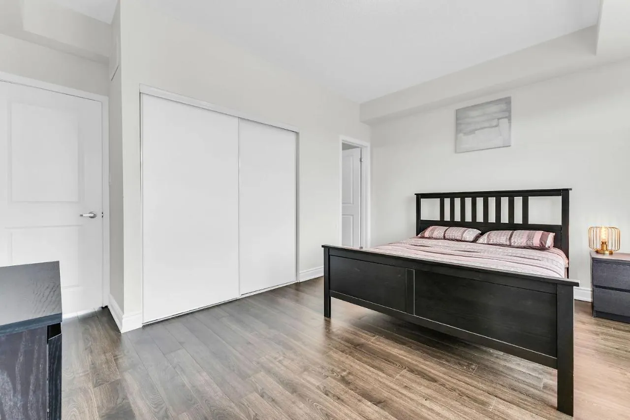 Home Away From Home - Remote Office - Vacation Stay Vaughan